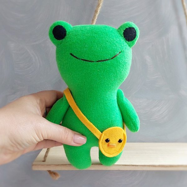 Frog with duck bag Pdf pattern and tutorial, plush frog sewing tutorial, stuffed animal pattern, easy pattern, plushie pattern - Image 2
